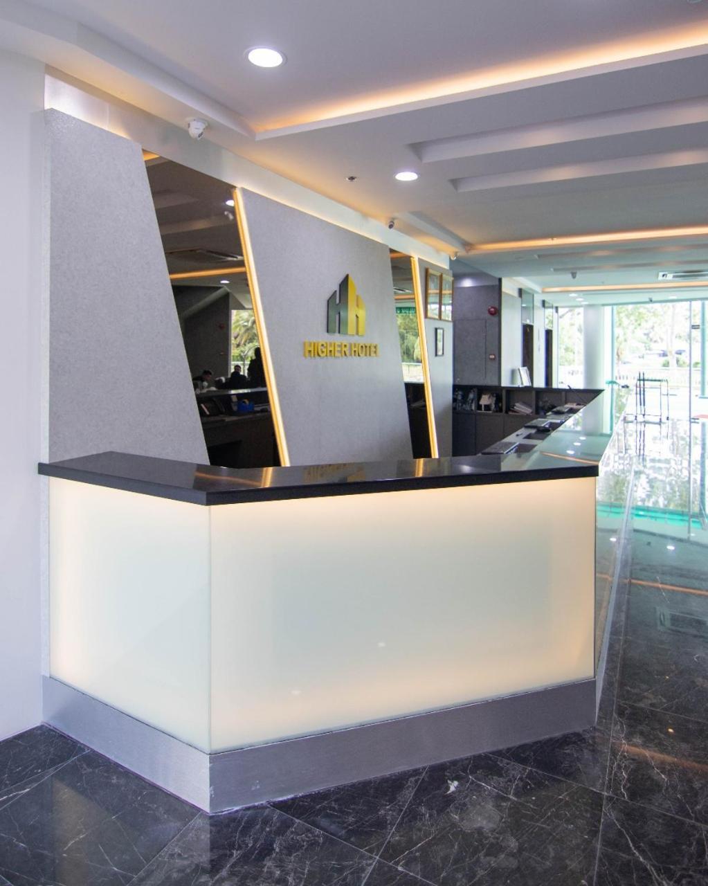 Higher Hotel Bandar Seri Begawan Ngoại thất bức ảnh