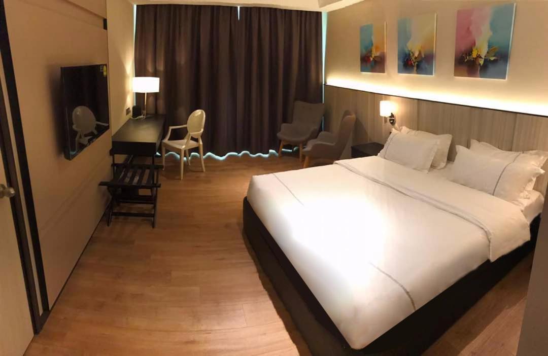 Higher Hotel Bandar Seri Begawan Ngoại thất bức ảnh