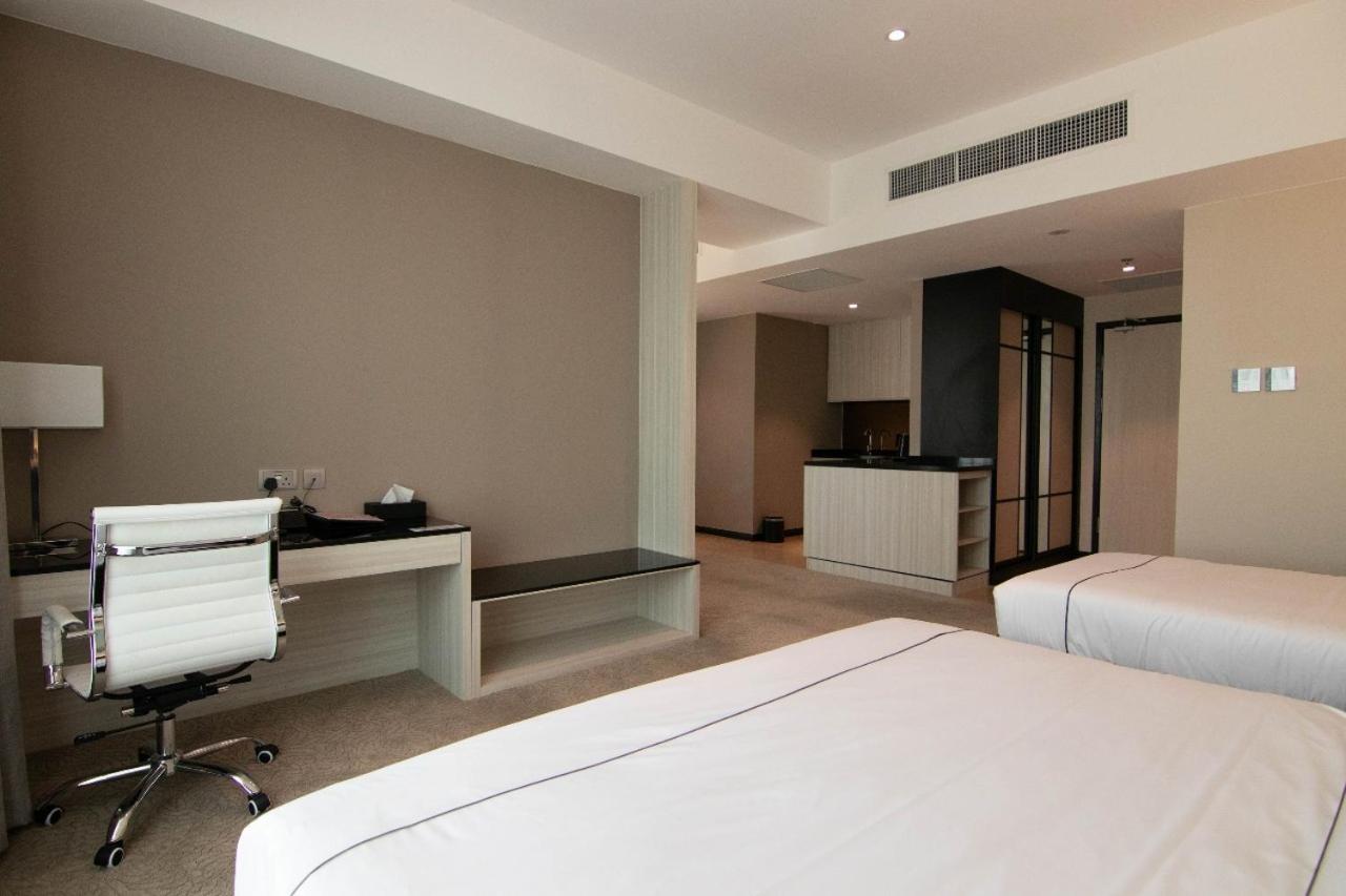 Higher Hotel Bandar Seri Begawan Ngoại thất bức ảnh