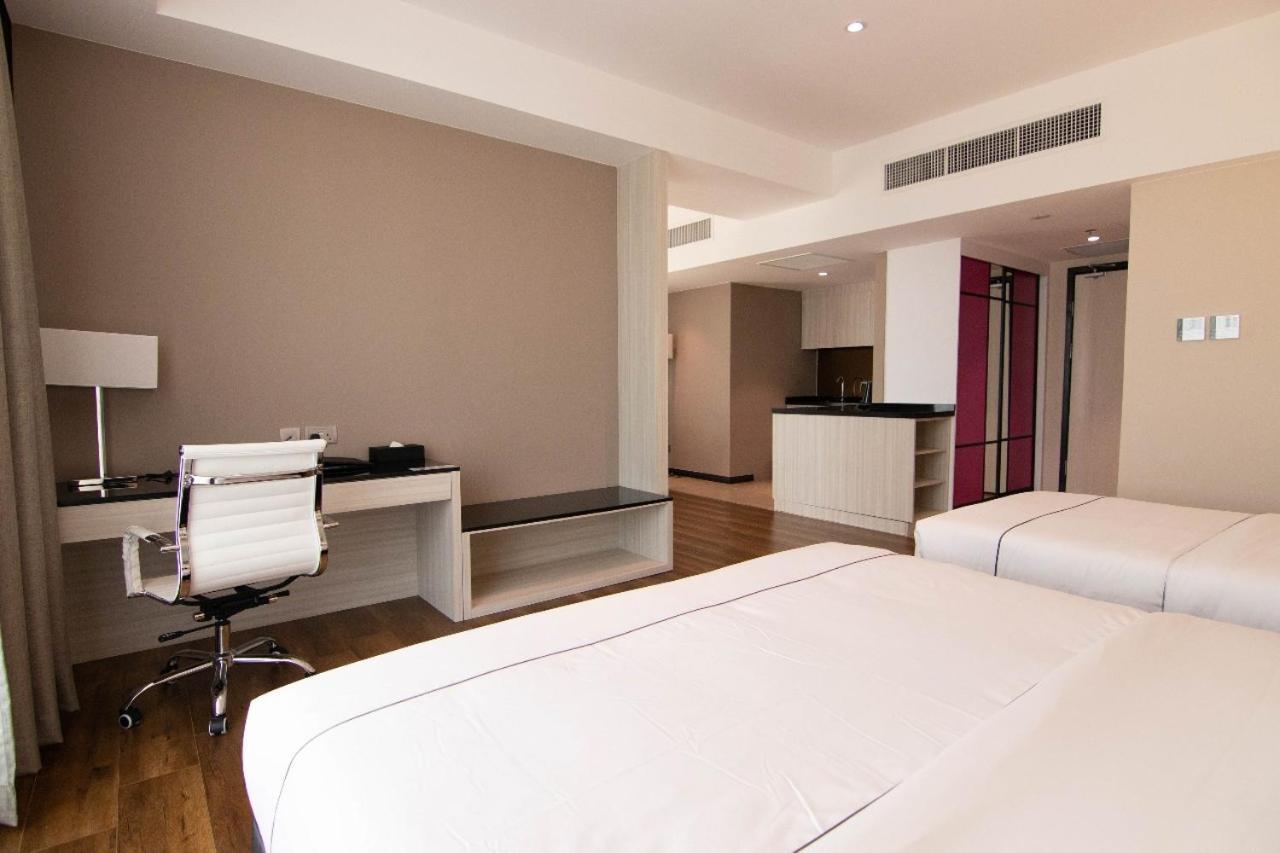 Higher Hotel Bandar Seri Begawan Ngoại thất bức ảnh